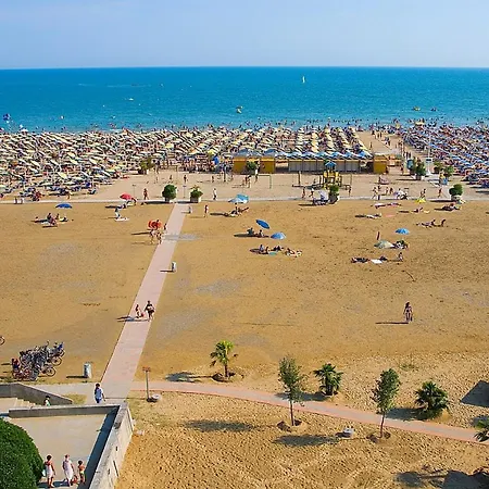 One-bedroom Near River 8