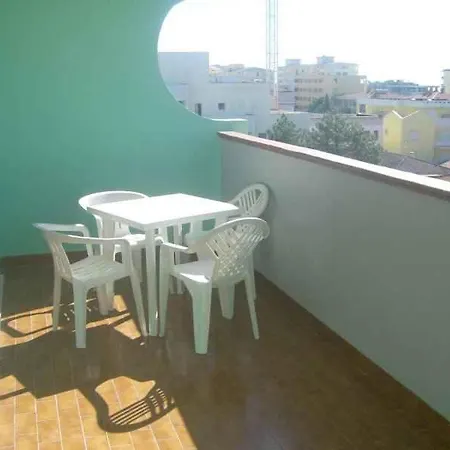 One-bedroom Near River 8 דירה