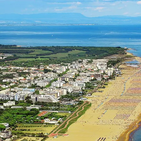 Apartman One-bedroom Near River 8