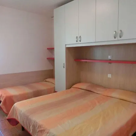 아파트 One-bedroom Near River 8 *