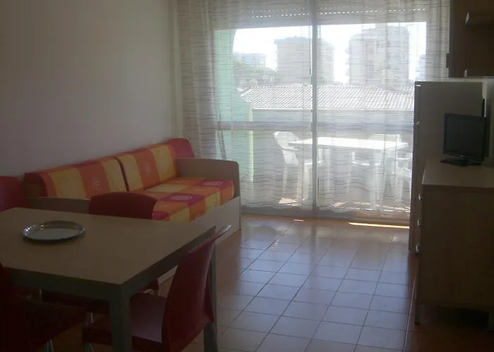 One-bedroom Near River 8