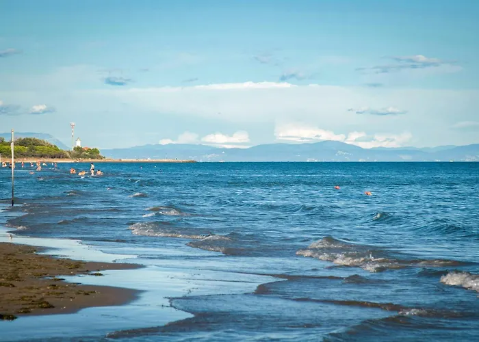 One-bedroom Near River 8 *